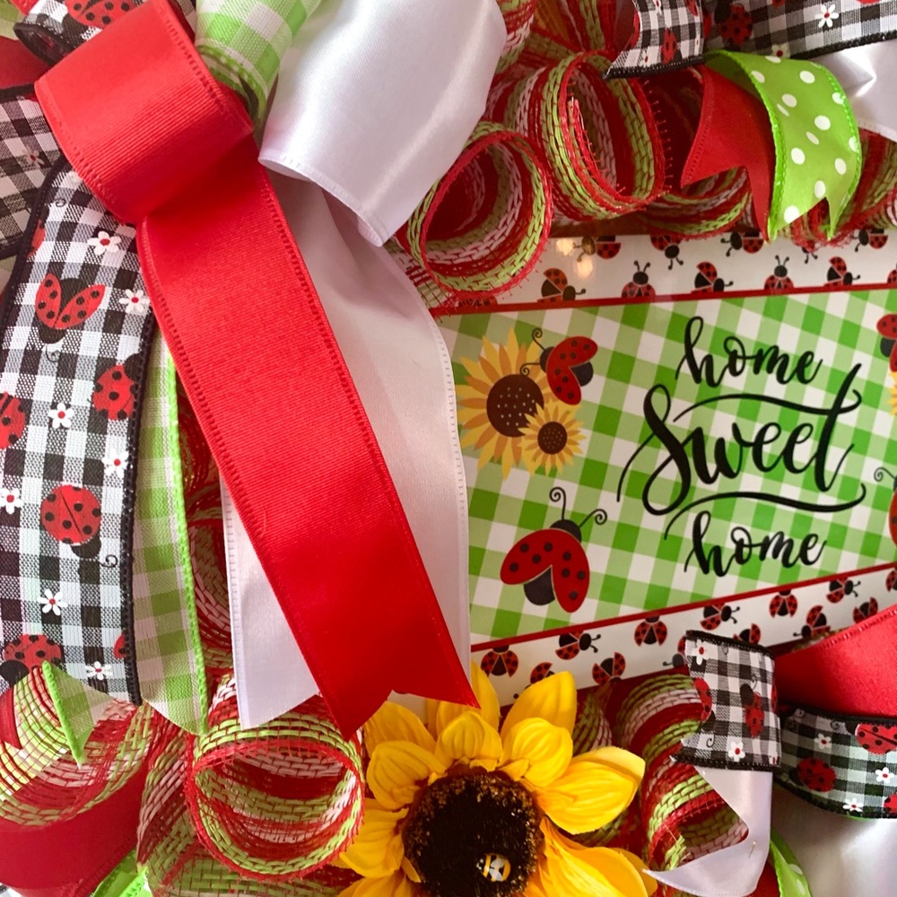 Deco mesh ladybug and sunflower wreath, Home Sweet Home wreath, all occasion - Picture 6 of 9